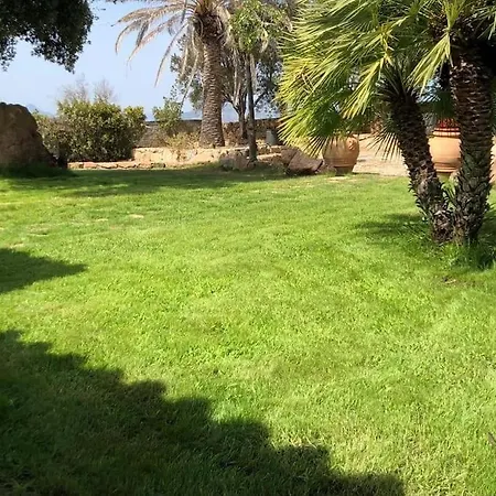 Panoramic , 600m From The Beach, Ferienhaus