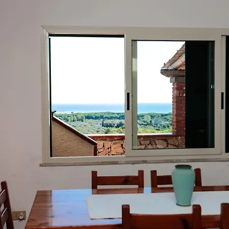 Panoramic , 600m From The Beach, Ferienhaus Cala Liberotto
